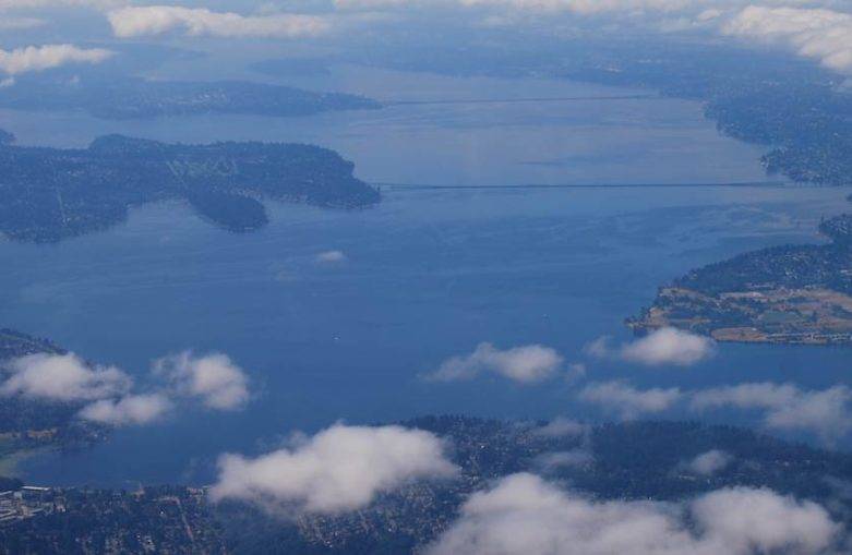 Lake Washington, taken from the air, photo by flickr user longitudelatitude, used under a creative commons license