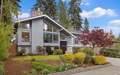 Issaquah 3 Bedroom, 3 Bathroom with Lake Sammamish Beach Rights