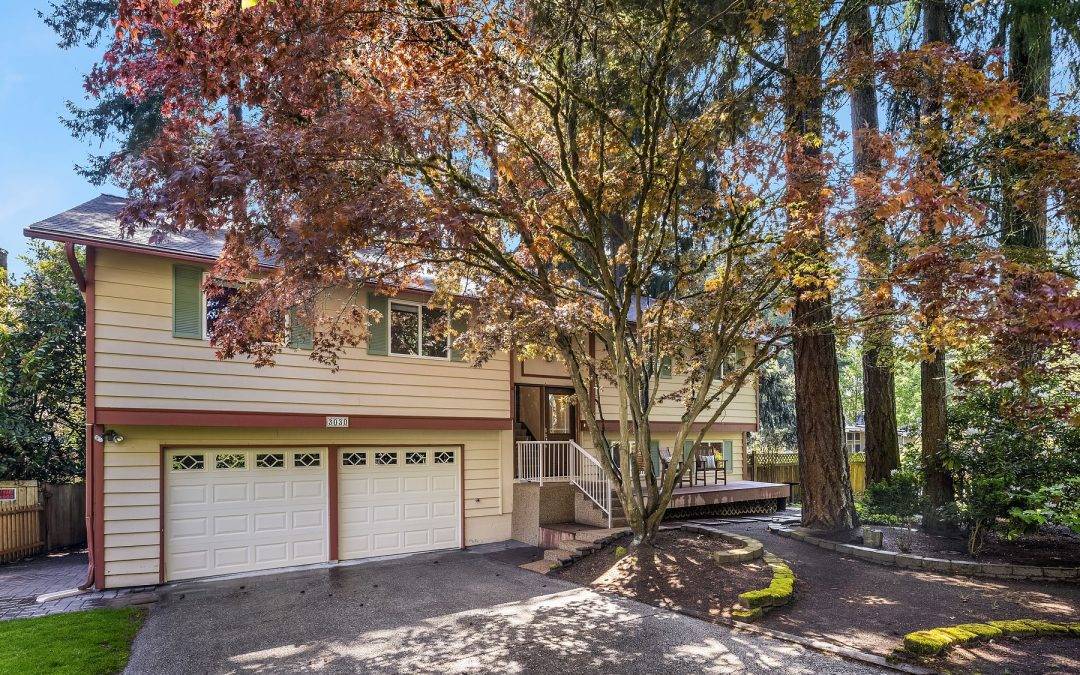 4 Bedroom, 2.5 Bath with Parklike Setting and Ideal Location in Bellevue