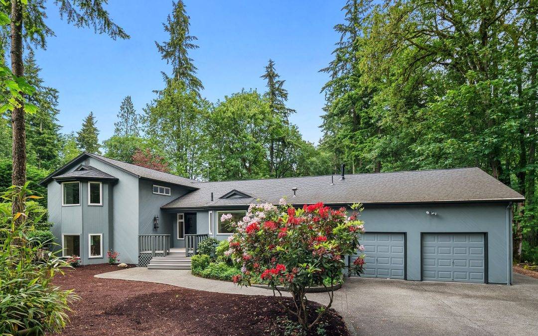 3 Bedroom, 3 Bathroom One Acre Lot Perched Above Woodinville Wine Country